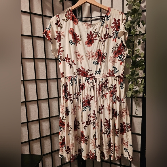 Torrid White Challis Pintuck Skater Floral Dress - Size‎ 2X - Picture 2 of 7